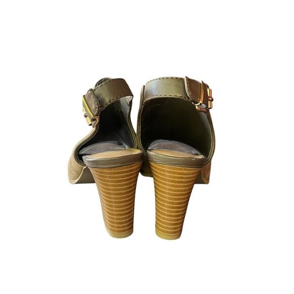 Bass tan leather open toed heels. Size 8 - Picture 8 of 9